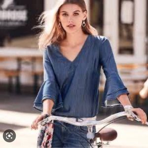 0159  NWT NEW WHBM Denim ruffle sleeve top sz 4